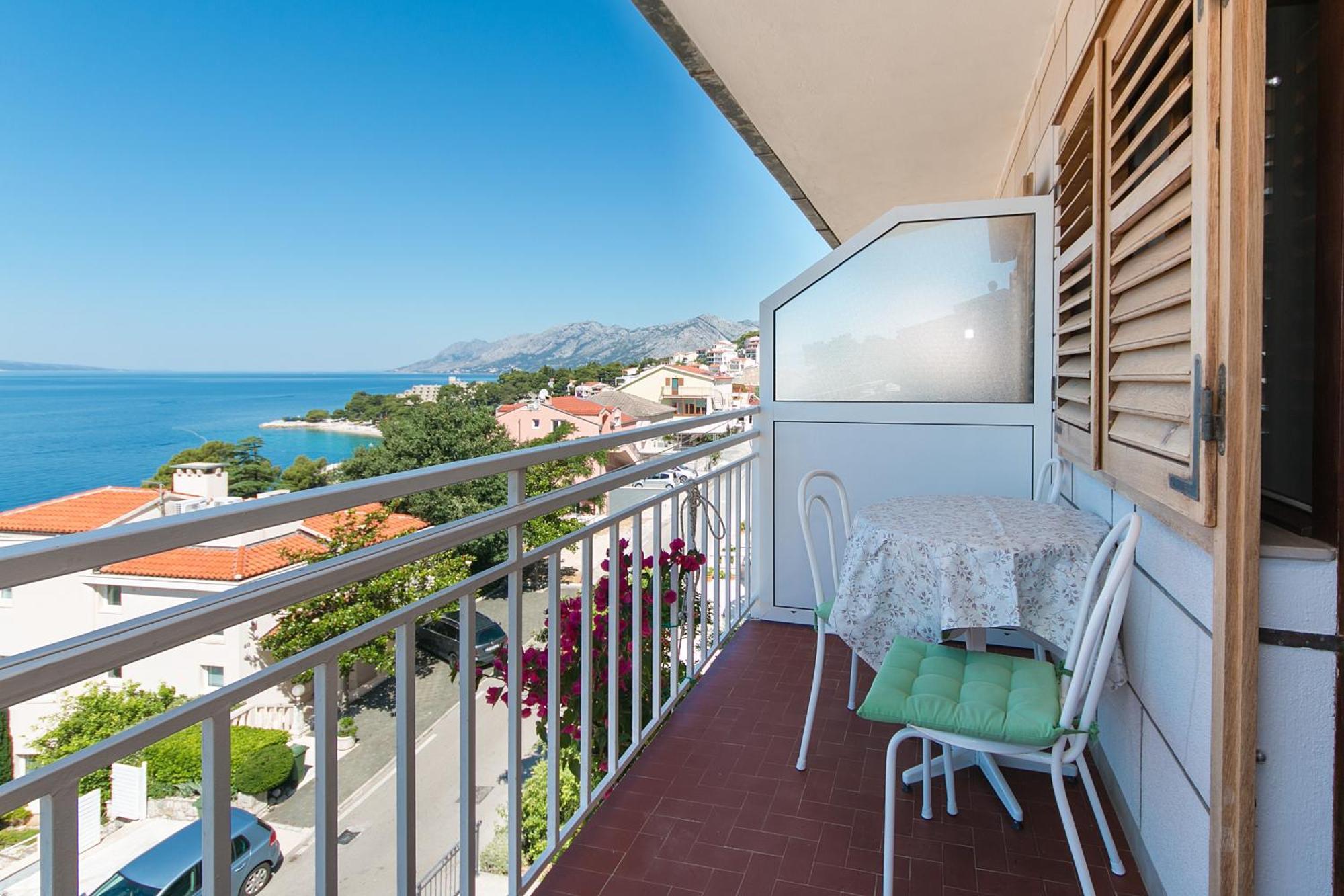 Apartments And Rooms By The Sea Brela, Makarska - 2752 Ngoại thất bức ảnh