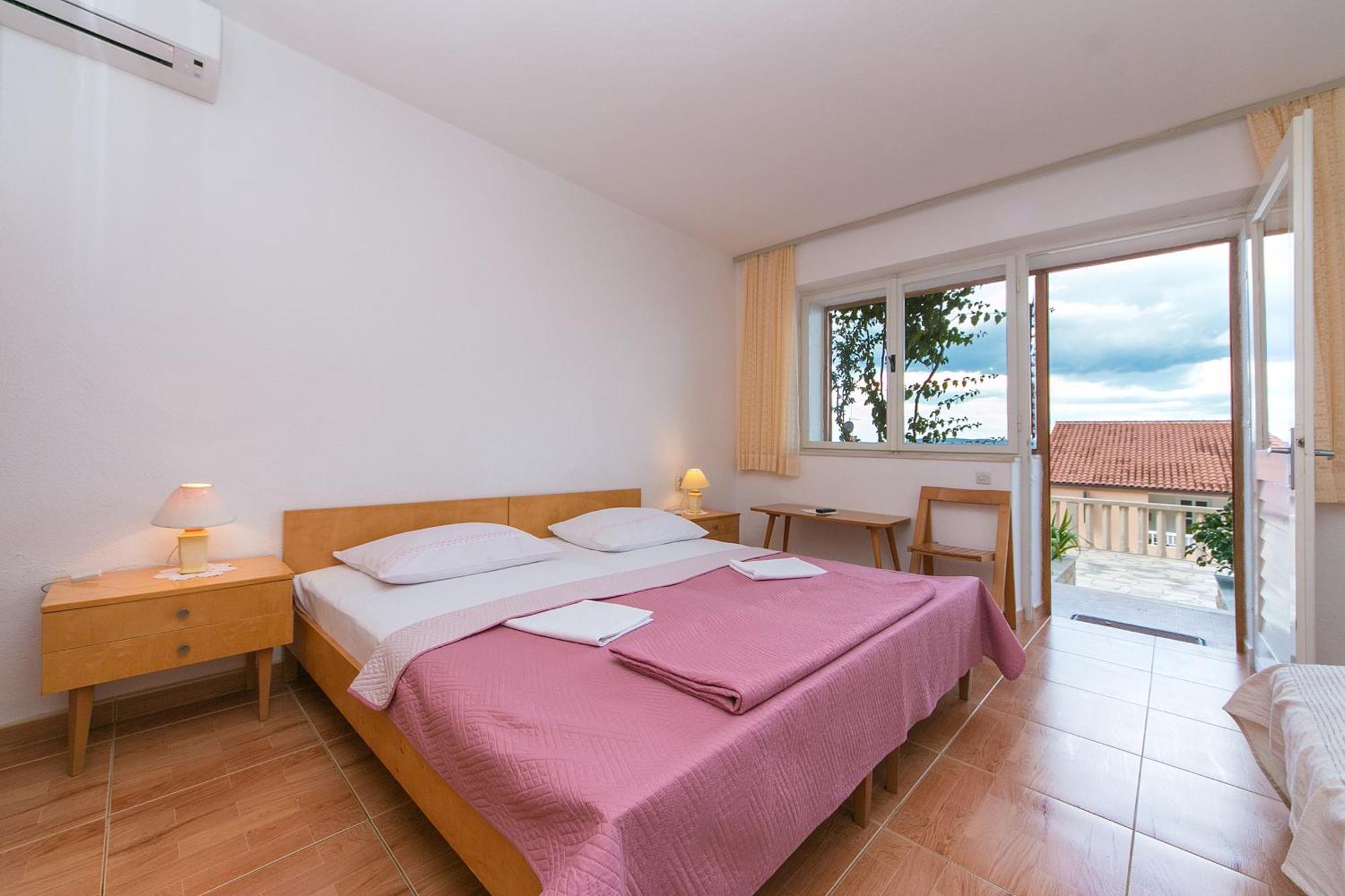 Apartments And Rooms By The Sea Brela, Makarska - 2752 Ngoại thất bức ảnh