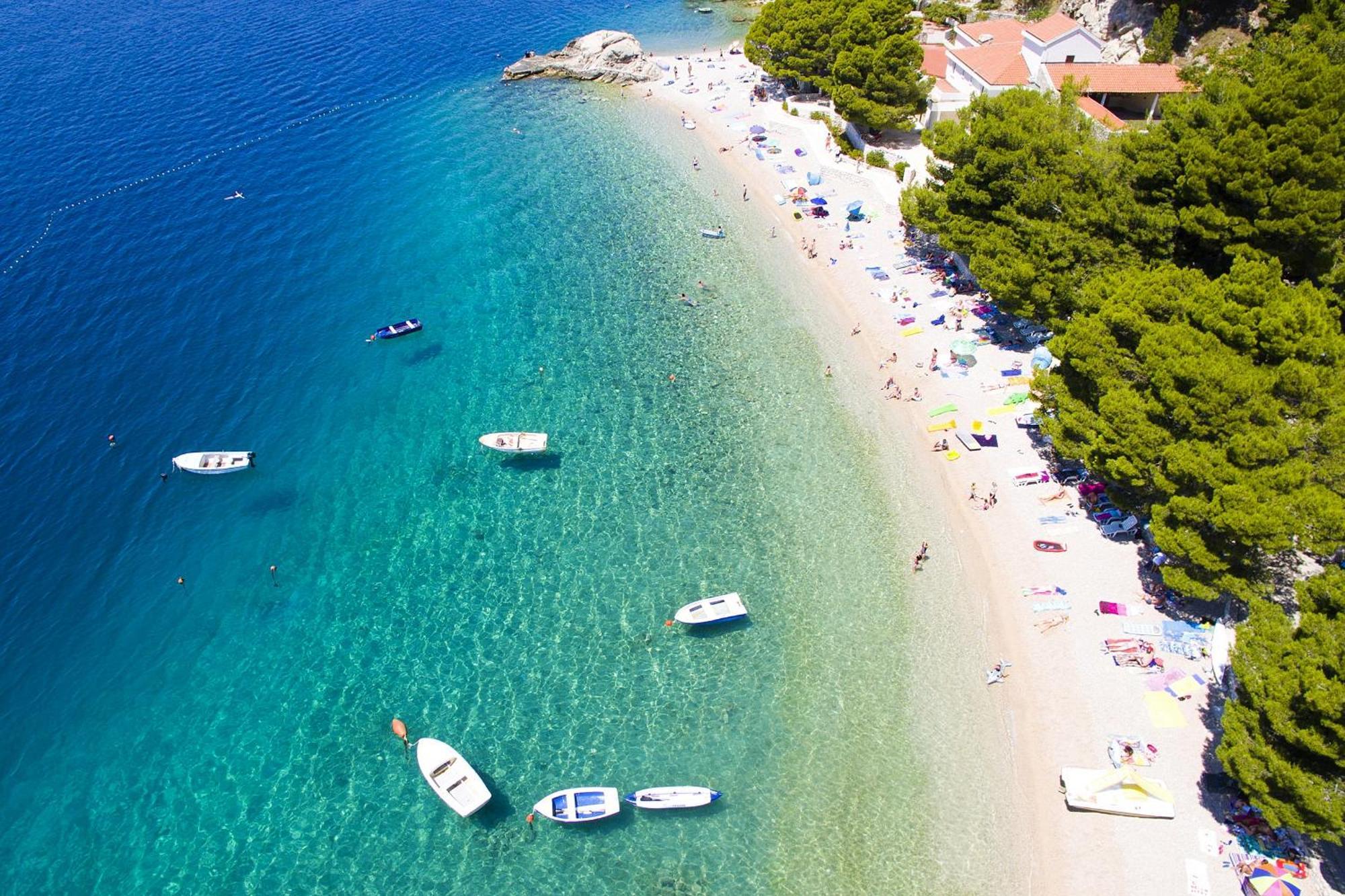 Apartments And Rooms By The Sea Brela, Makarska - 2752 Ngoại thất bức ảnh